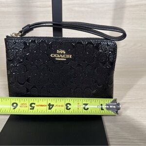 COACH - Corner Zip Wrislet Signature Patent Leather